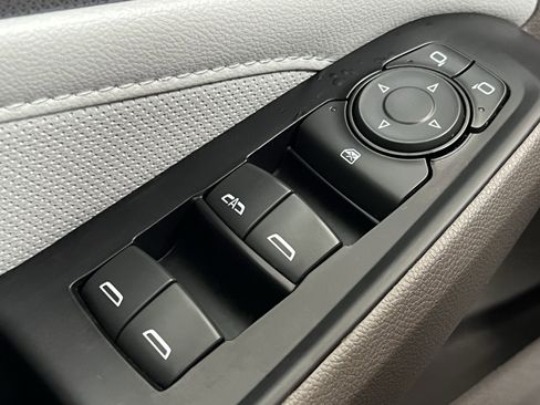 Used 2019 Chevrolet Traverse Premier AWD/4WD image 39