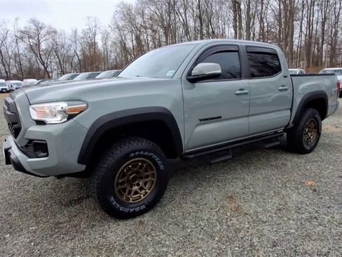 Used 2023 Toyota Tacoma TRD Sport image 4