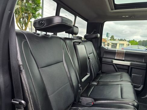Used 2017 Ford F250 Lariat w/ Lariat Ultimate Package AWD/4WD image 13