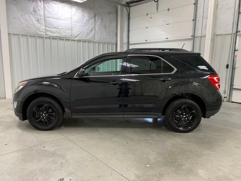 Used 2017 Chevrolet Equinox LT w/ Midnight Edition AWD/4WD image 4