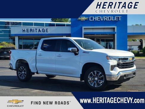 Used 2023 Chevrolet Silverado 1500 LT w/ Z71 Off-Road Package AWD/4WD image 1