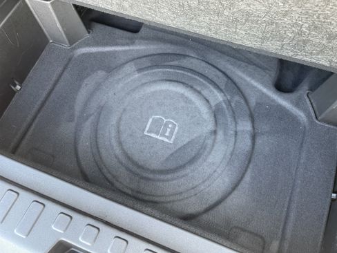 Used 2023 Chevrolet Equinox LT image 40