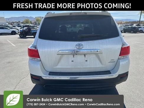 Used 2012 Toyota Highlander SE w/ Tow Pkg image 6