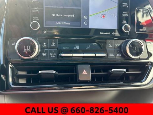 Used 2022 Toyota Highlander XLE image 24