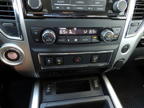 Used 2020 Nissan Titan SV w/ SV Convenience Package RWD image 21