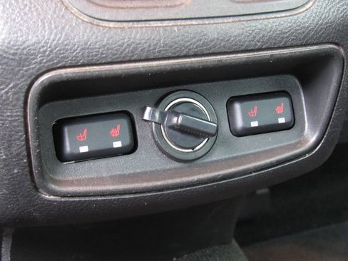 Used 2018 Ford Taurus Limited AWD/4WD image 33
