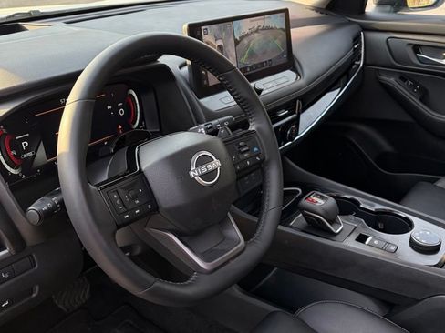 Used 2025 Nissan Rogue SL w/ Tech Package AWD/4WD image 14