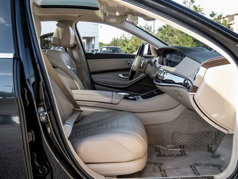 Used 2019 Mercedes-Benz S 560 Sedan image 38