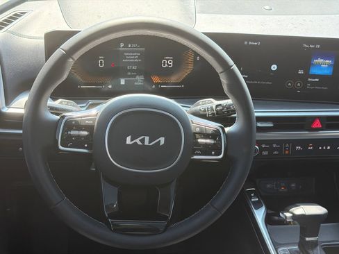 Used 2025 Kia Sorento S w/ Panoramic Sunroof Package FWD image 23