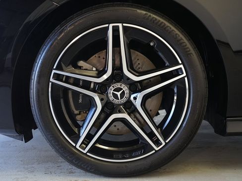 Used 2024 Mercedes-Benz CLA 250 4MATIC image 29