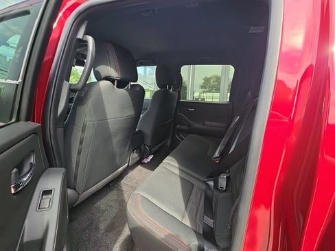 Used 2023 Nissan Frontier PRO-4X w/ Pro Convenience Package AWD/4WD image 11
