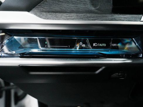 Used 2023 BMW 760i xDrive image 22