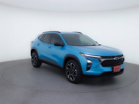 Used 2025 Chevrolet Trax RS w/ Driver Confidence Package image 11