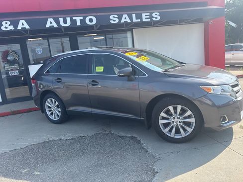 Used 2015 Toyota Venza LE AWD/4WD image 18