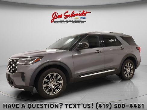 Used 2025 Ford Explorer Platinum AWD/4WD image 1
