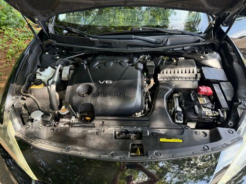 Used 2017 Nissan Maxima SR w/ Midnight Edition image 4