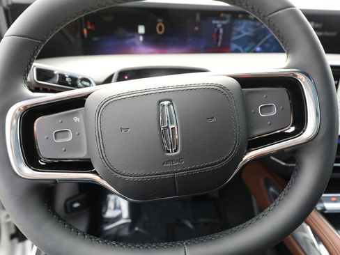New 2026 Lincoln Nautilus Reserve AWD/4WD image 13