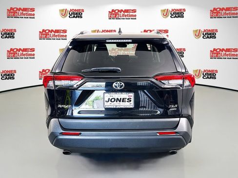 Certified 2022 Toyota RAV4 XLE w/ Convenience Package AWD/4WD image 15