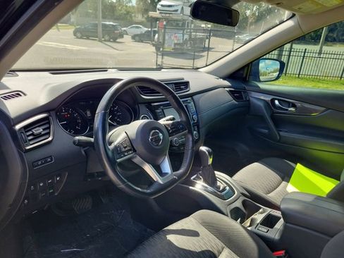 Used 2019 Nissan Rogue SV w/ Premium Package image 12