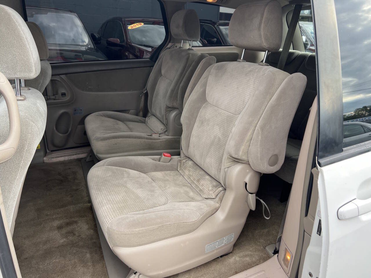 Used 2008 Toyota Sienna CE FWD image 8