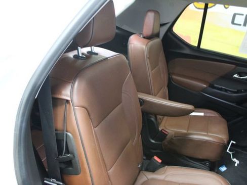 Used 2018 Chevrolet Traverse High Country AWD/4WD image 9