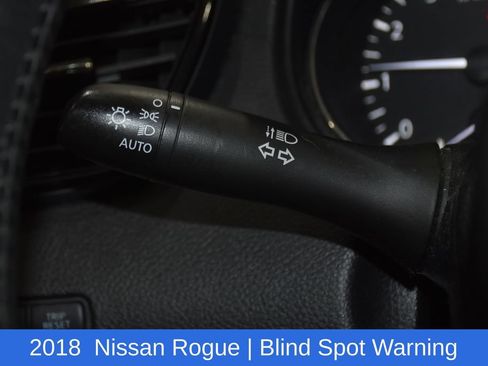Used 2018 Nissan Rogue SV AWD/4WD image 11