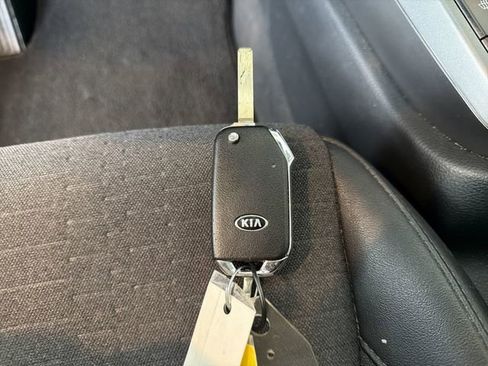 Used 2021 Kia Seltos S image 29