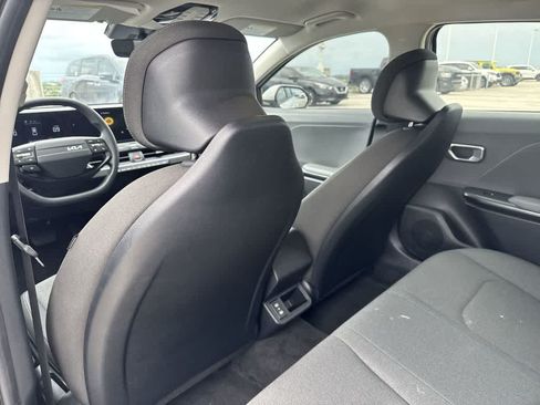 Used 2025 Kia K4 FWD image 22