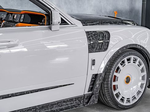 Used 2026 Rolls-Royce Cullinan AWD/4WD image 16