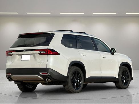 New 2026 Toyota Grand Highlander AWD Hybrid image 3