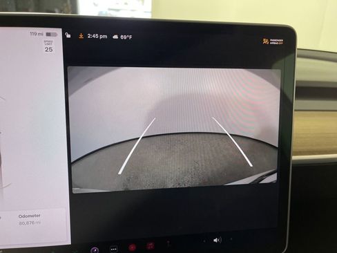 Used 2022 Tesla Model Y Performance image 23