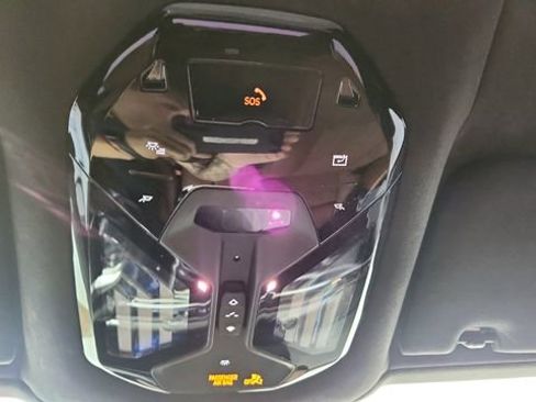 Used 2023 BMW 740i w/ Executive Package image 60