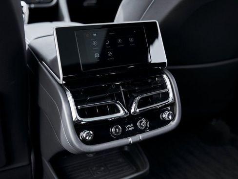 Used 2023 Bentley Bentayga Extended Wheelbase image 54