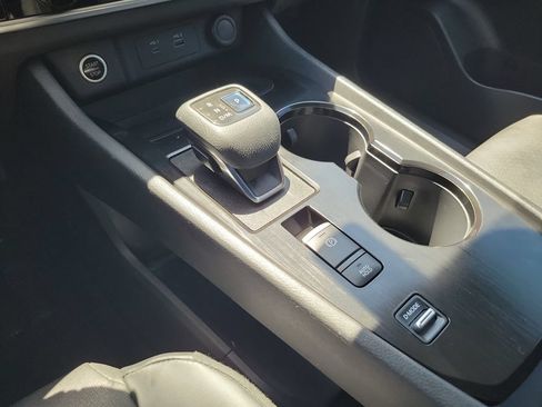 Used 2021 Nissan Rogue SV w/ Premium Package FWD image 30