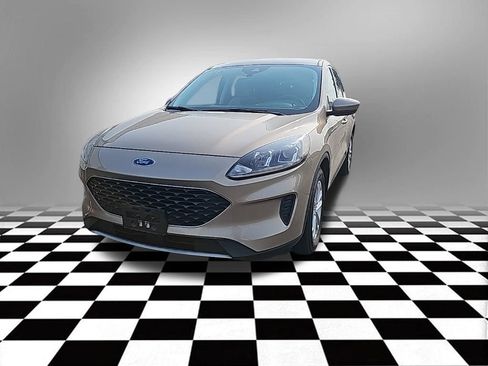 Used 2021 Ford Escape SE image 3