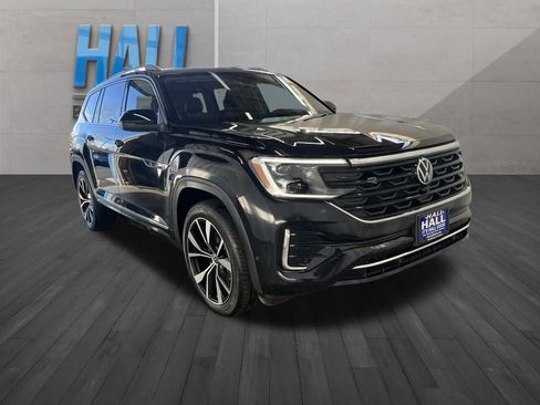 Certified 2025 Volkswagen Atlas SEL Premium R-Line image 8