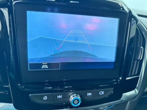 Used 2023 Chevrolet Traverse LT image 25