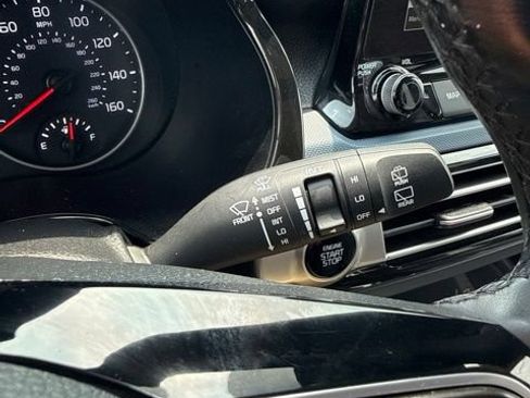Used 2022 Kia Seltos S FWD image 27