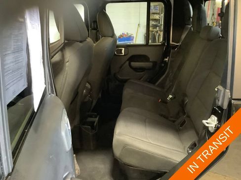 Used 2022 Jeep Gladiator Sport AWD/4WD image 17