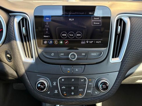 Used 2023 Chevrolet Malibu LT image 32