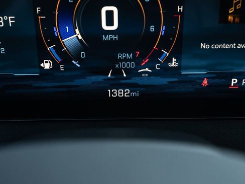 Used 2025 Chevrolet Traverse LT image 16