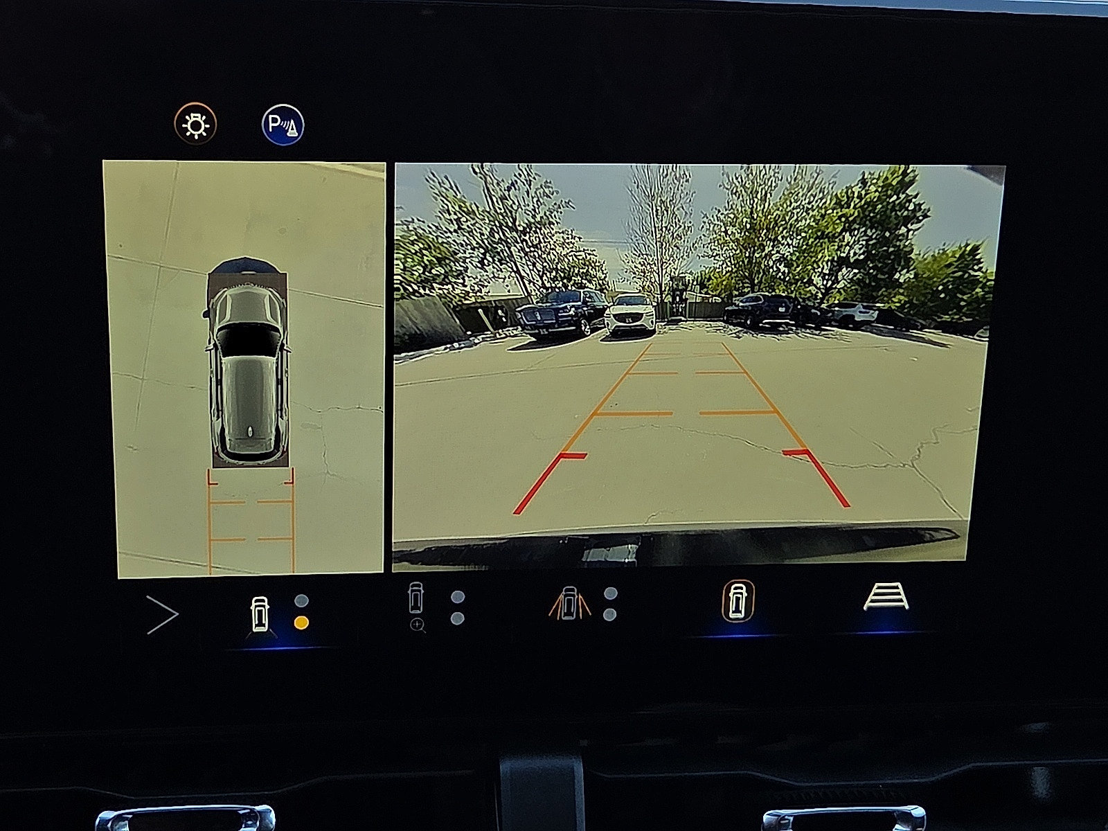 Used 2025 Chevrolet Equinox LT w/ Convenience Package II FWD image 16
