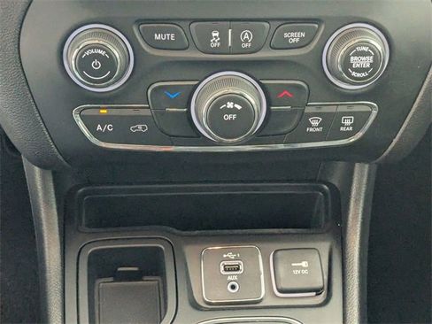 Used 2020 Jeep Cherokee Latitude image 20