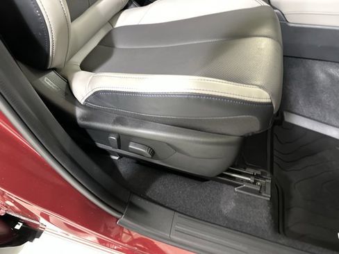 Used 2025 Subaru Forester Limited image 37