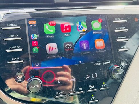 Used 2019 Toyota Camry XLE FWD image 23