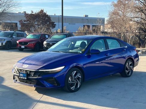 Certified 2025 Hyundai Elantra SEL image 5