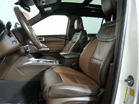 Used 2022 Ford Explorer King Ranch w/ Technology Package image 17
