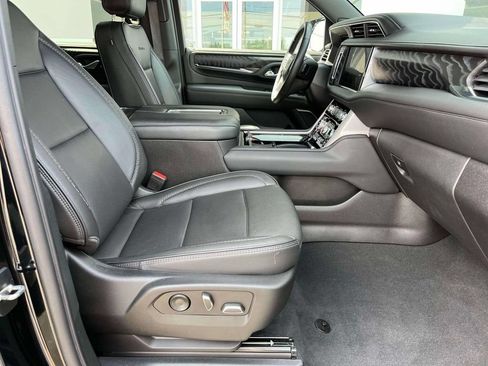 Certified 2023 GMC Yukon XL Denali AWD/4WD image 24