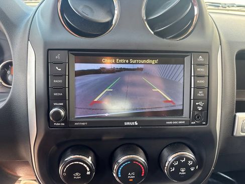 Used 2017 Jeep Compass High Altitude AWD/4WD image 32