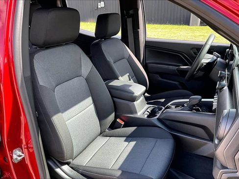 Used 2025 Chevrolet Colorado Trail Boss w/ Midnight Edition AWD/4WD image 7